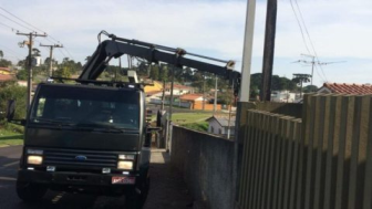 Logística e Instalação com Caminhão Munck